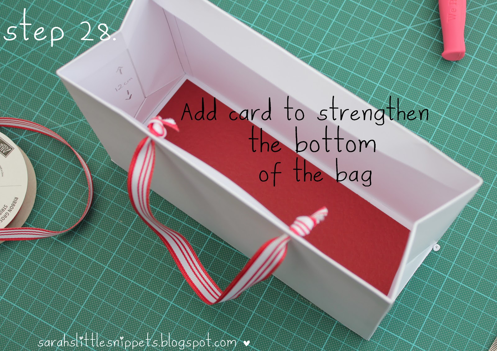 Sarah's Little Snippets Tutorial for a Gift Bag using A4 card.