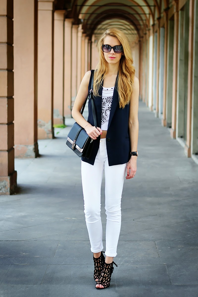 VEST WITH JEANS & CROPPED TOP KARAMODE