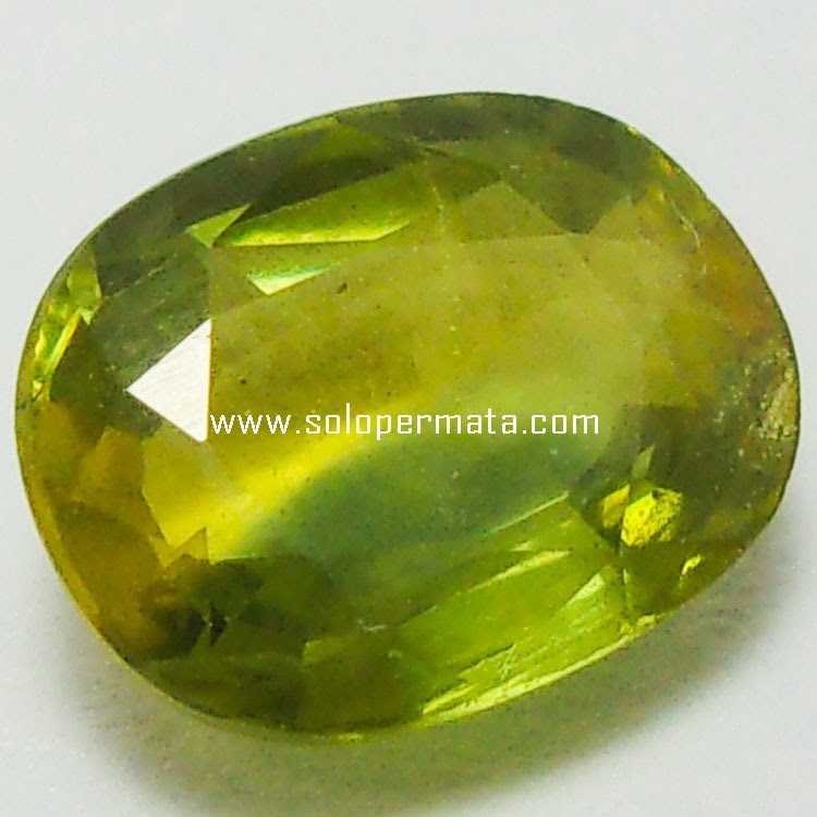Batu Permata Yellowish Green Sapphire