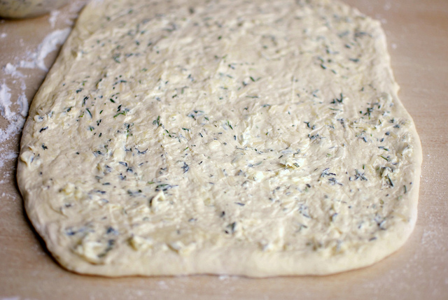 Garlic Herb Breadsticks l SimplyScratch.com