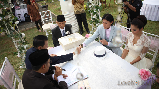 Pernikahan Vino G Bastian dan Marsha Timoty