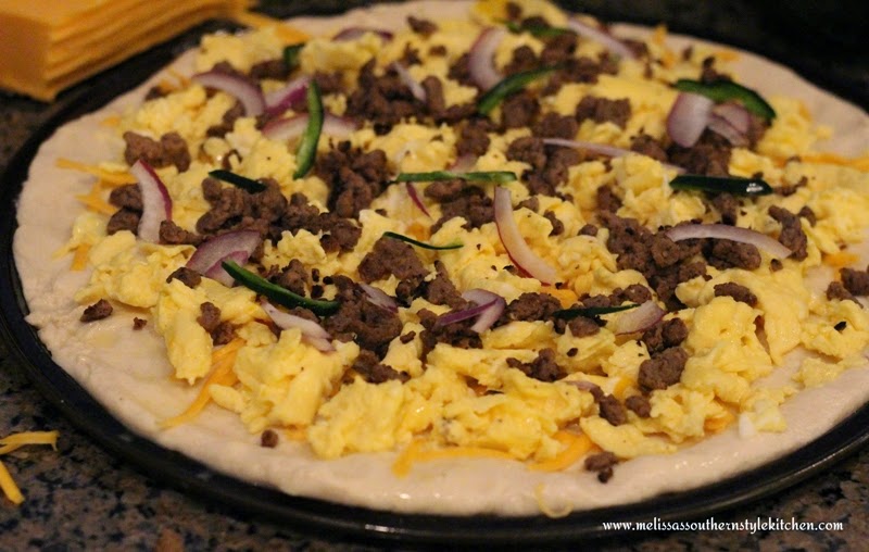 Sausage And Egg Breakfast Pizza - melissassouthernstylekitchen.com