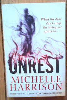 Cover for Unrest by Michelle Harrison