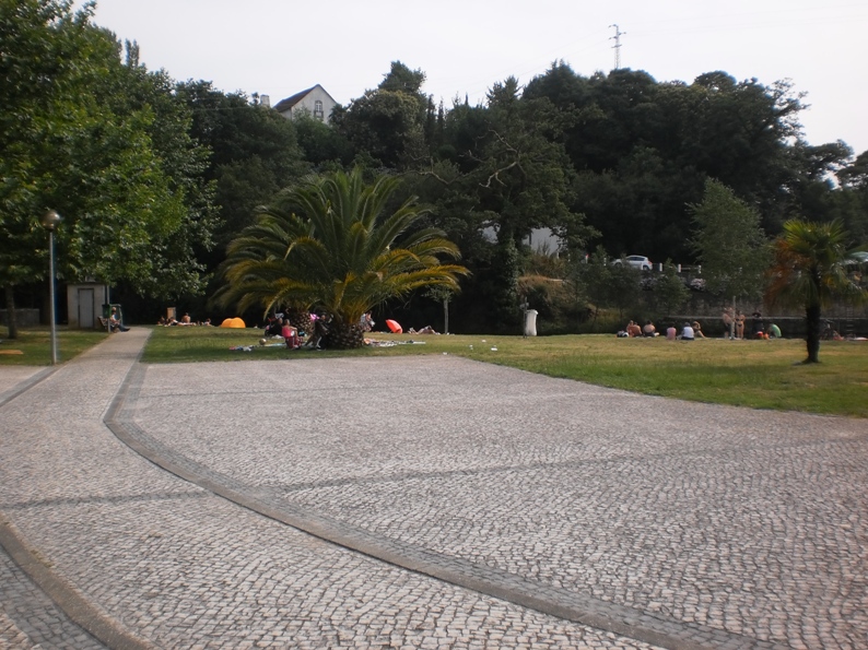 Vista da área de lazer e descanso da Praia Fluvial