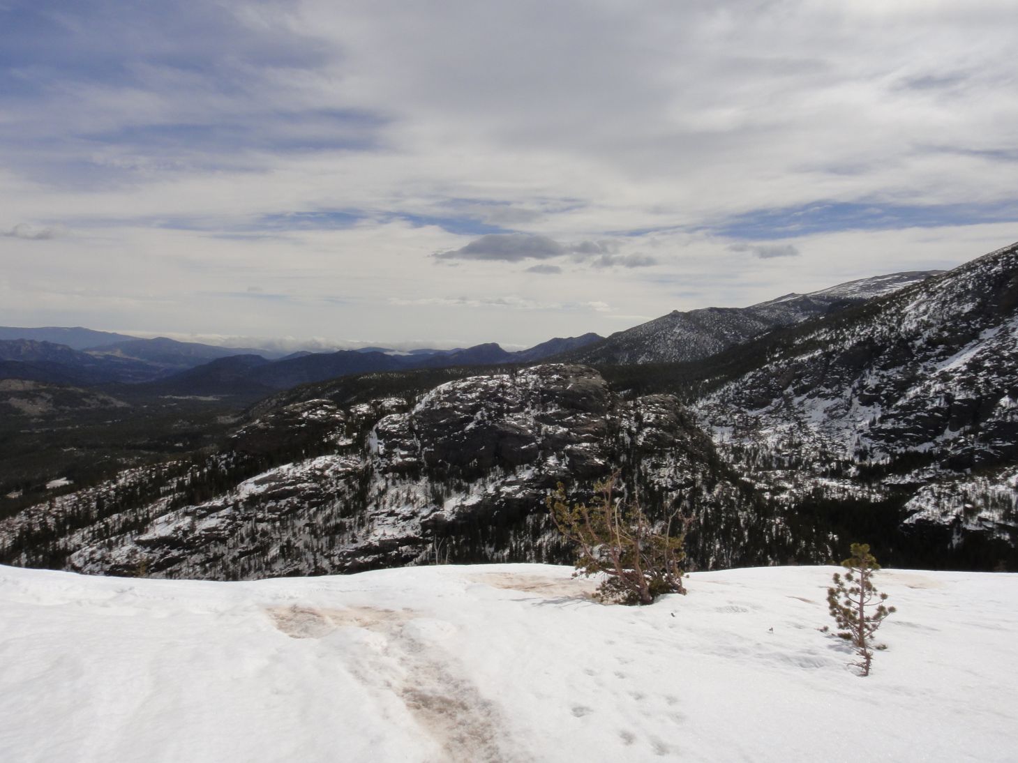 Hiking Rocky Mountain National Park Glacier Knobs and Sprague Lake.