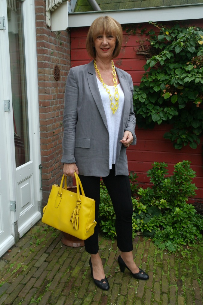 Last article on my grey boyfriend jacket No Fear of Fashion