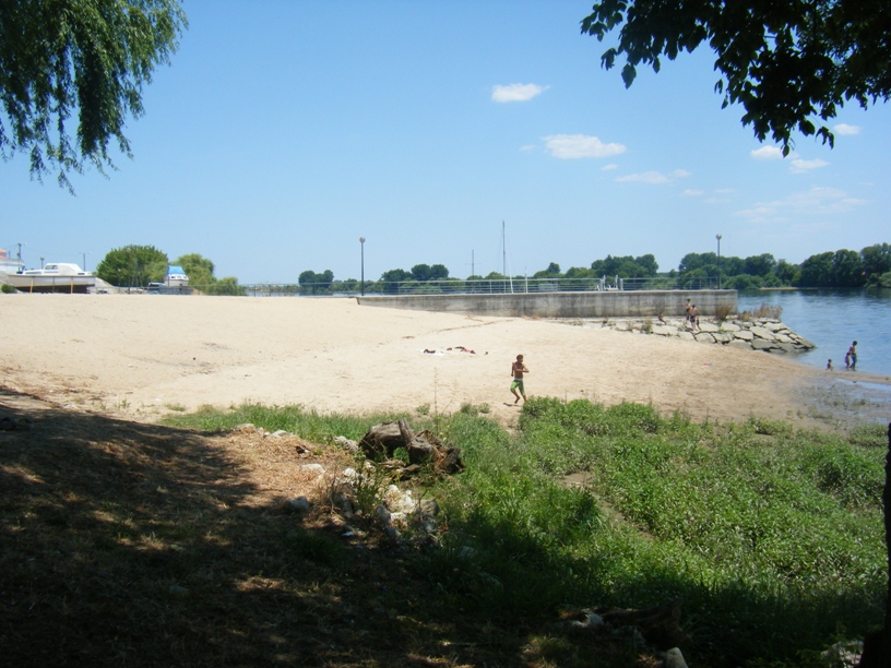 Zona do Areal da praia fluvial