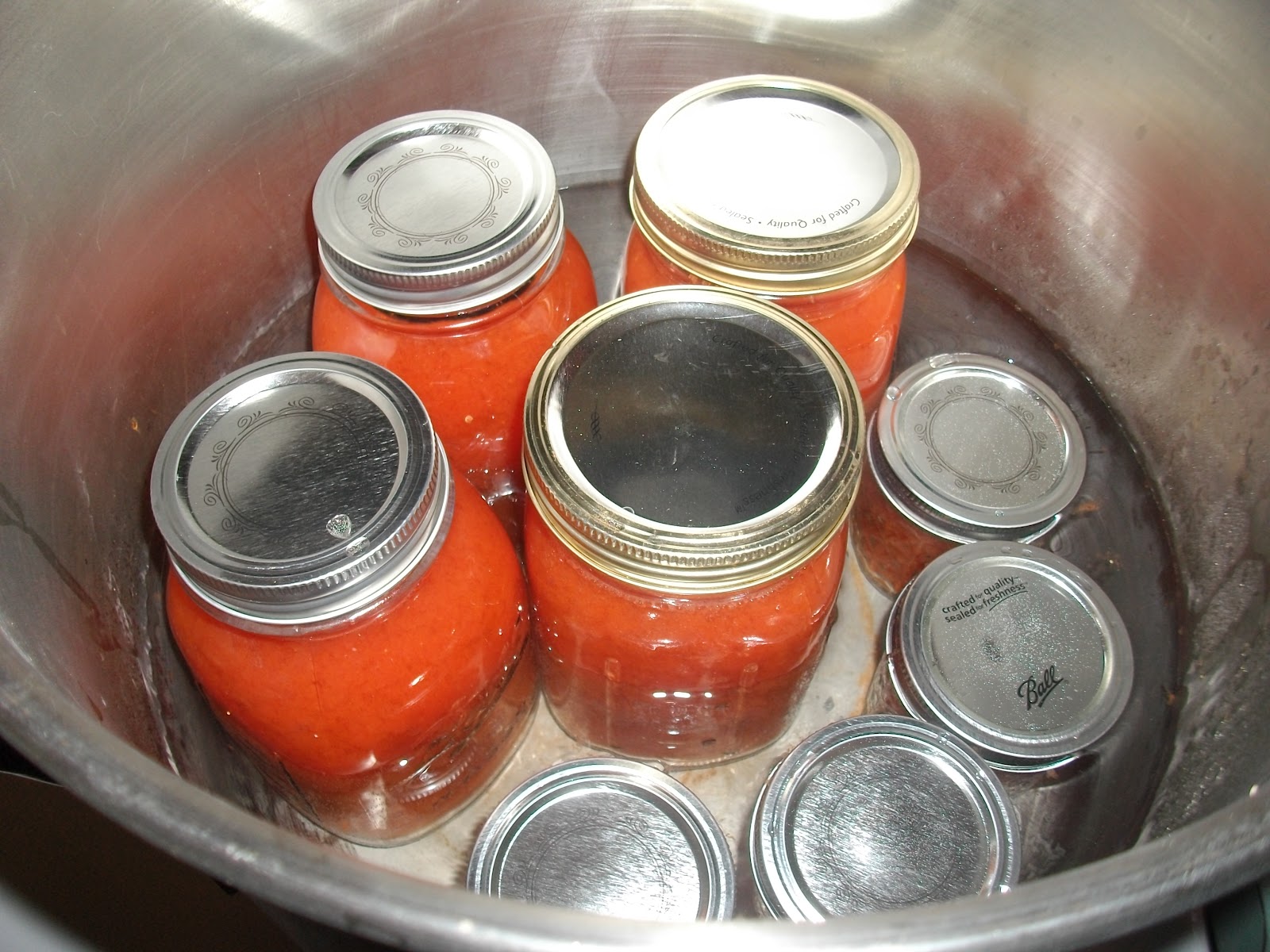 Mercado's Life Lessons Canning Tomato Juice 101
