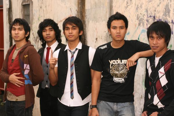 Lirik Dan Chord Lagu Dengan Hati Lyla Zonakamu