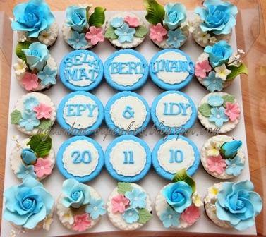 WEDDING CUPCAKES