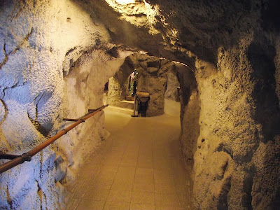 Interior de la Iglesia Cueva de Budapest