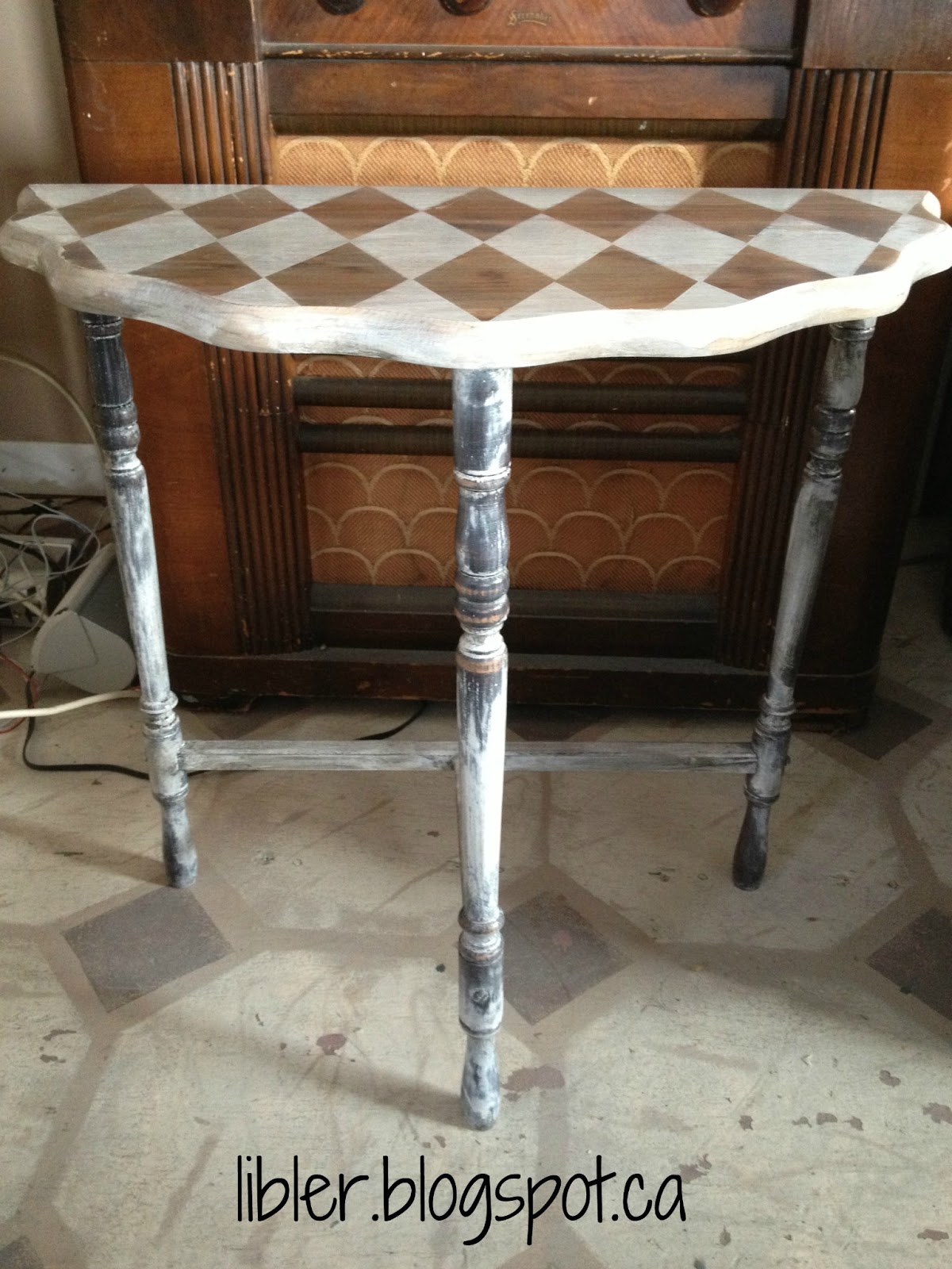 MacGIRLver Once in a Half Moon; half moon table makeover