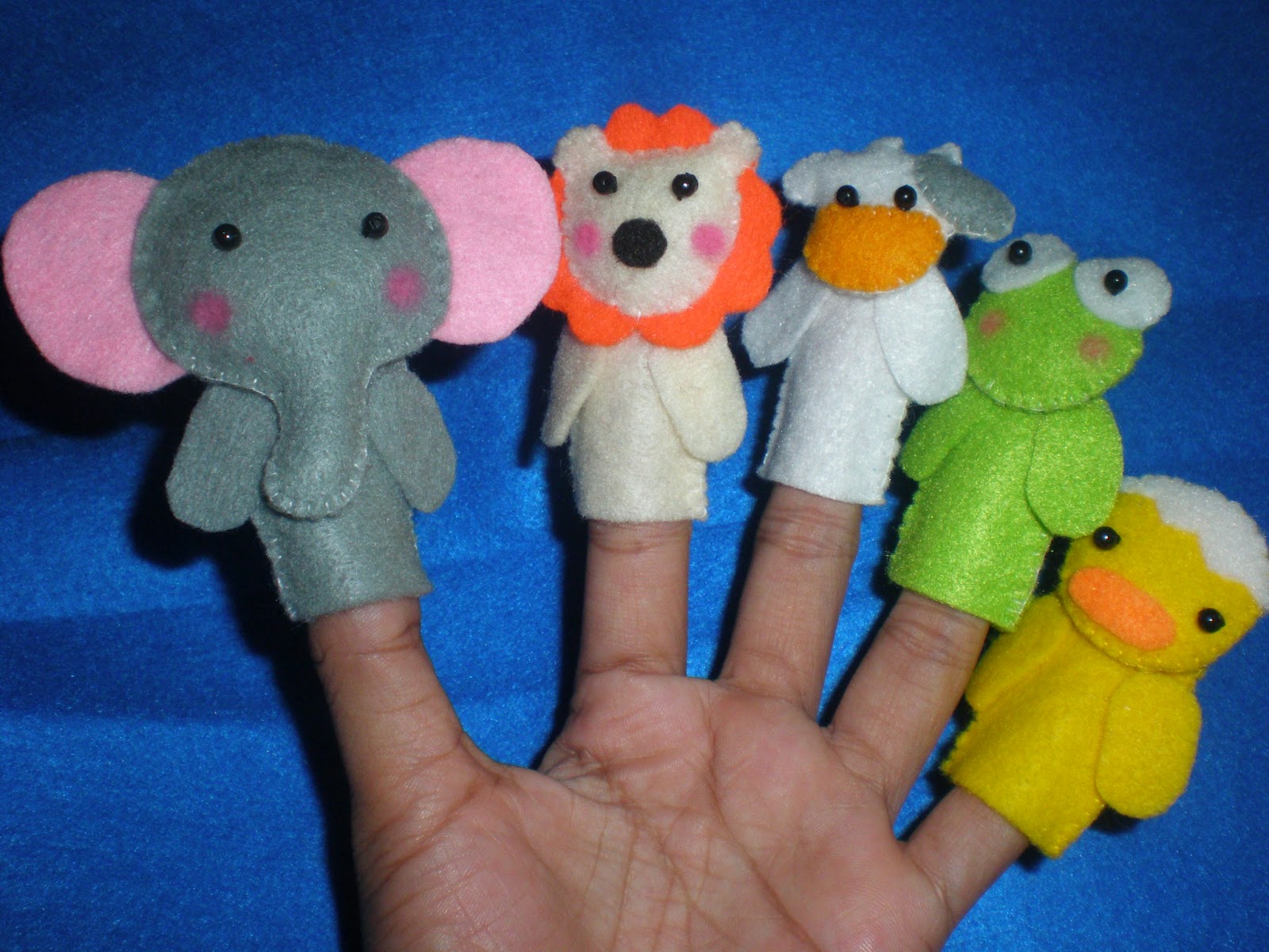 FLANEL LUVINA BONEKA JARI ,BONEKA TANGAN dan SOFTBOOK FLANEL