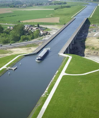 The most amazing water bridge in the world
