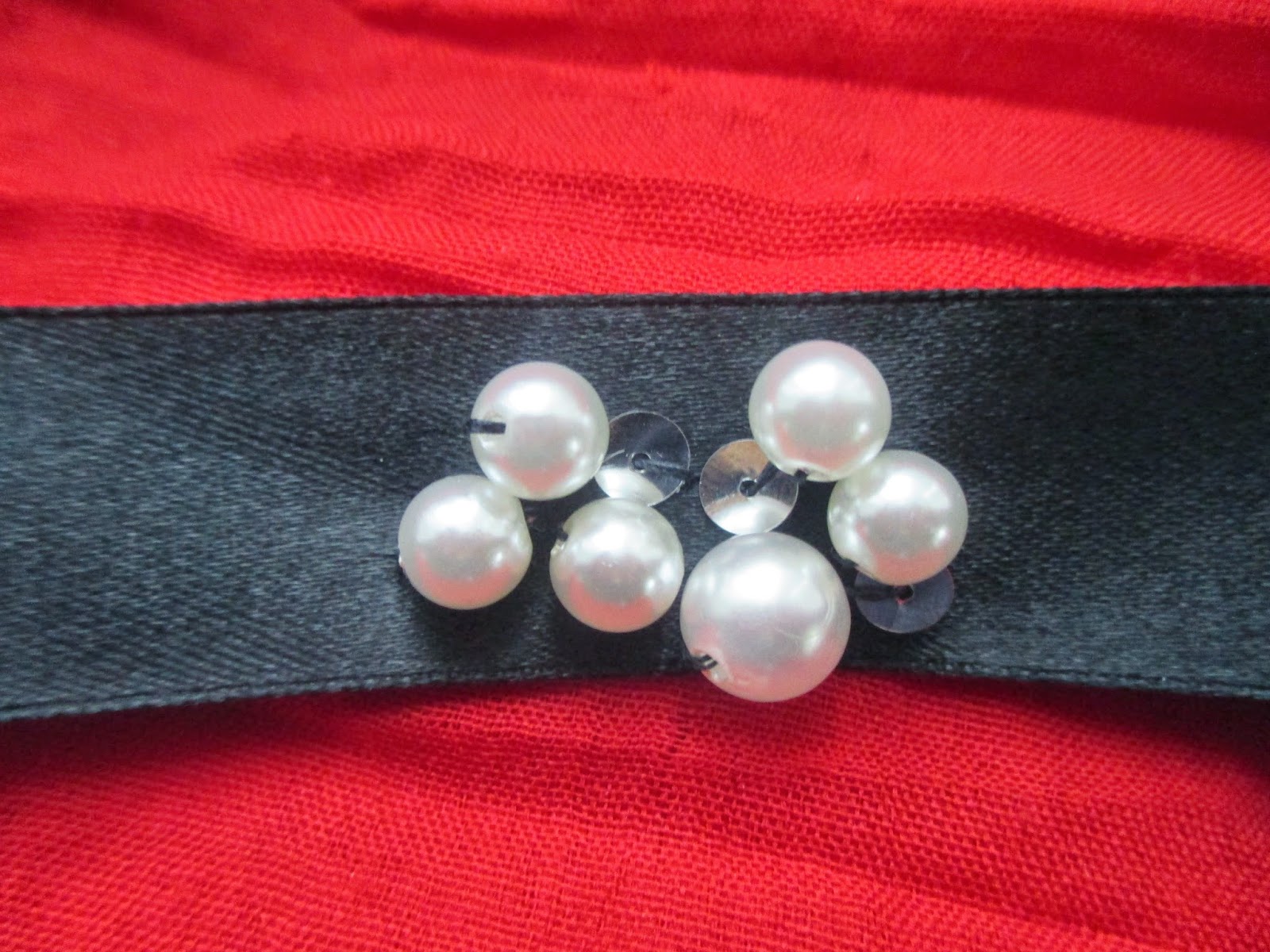 Fashion Happenss DIY Pearl belt