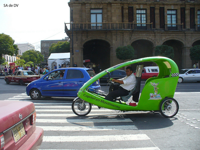 Bicitaxis são cada vez mais populares na Cidade do México