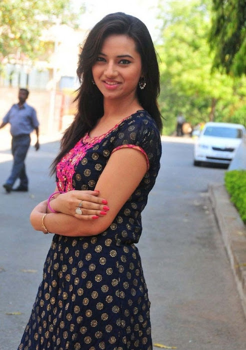 isha chawla hot images