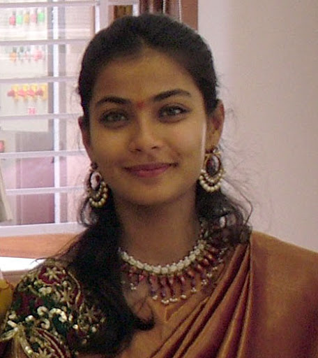 marathi actor and actress: Praniti Shinde photos