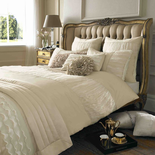 Would you like Kylie Minogue At Home? 2 KylieMinogue2