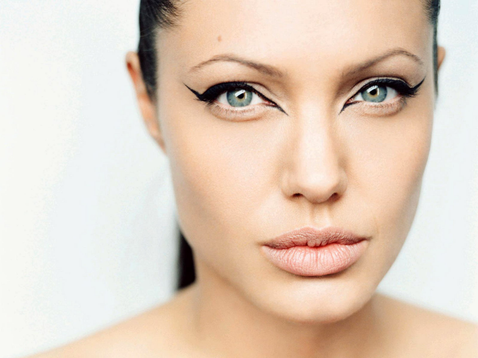 Angelina Jolie - wide 7