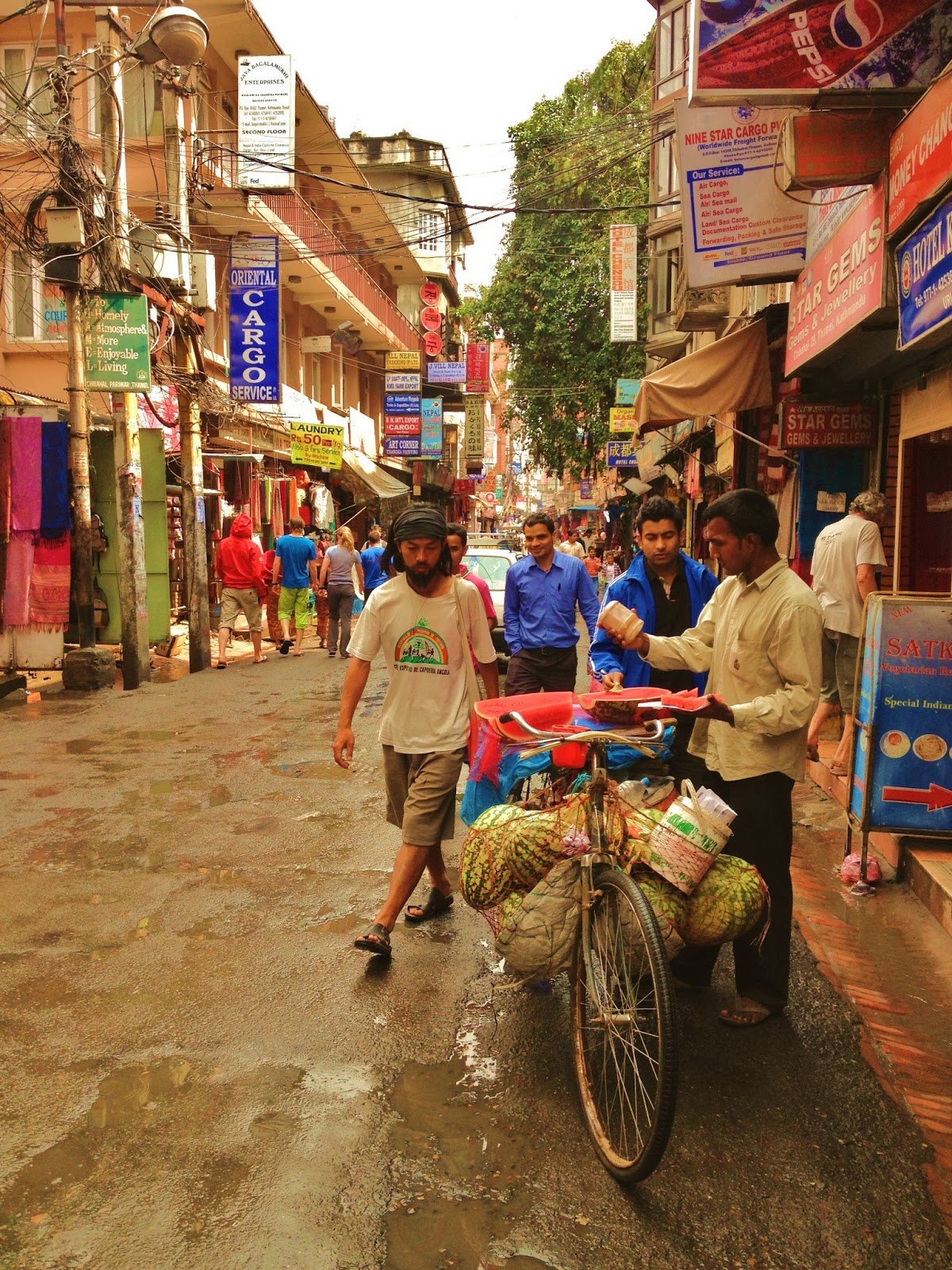 Anne-Li, lightwork inspiration : Thamel - a shopping area in Kathmandu
