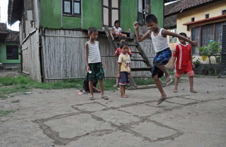 MAIN ENGKLEK - kodok ijo