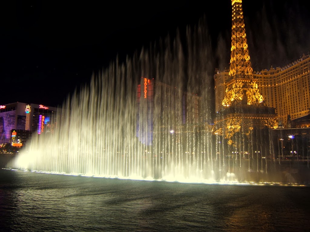 TRAVEL AND LIFESTYLE DIARIES Bellagio Musical and Dancing Fountains