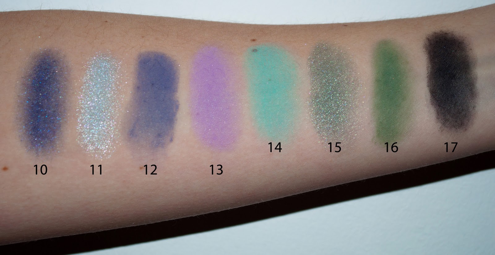 Chic Me Paris The All Natural Face eyeshadows swatches