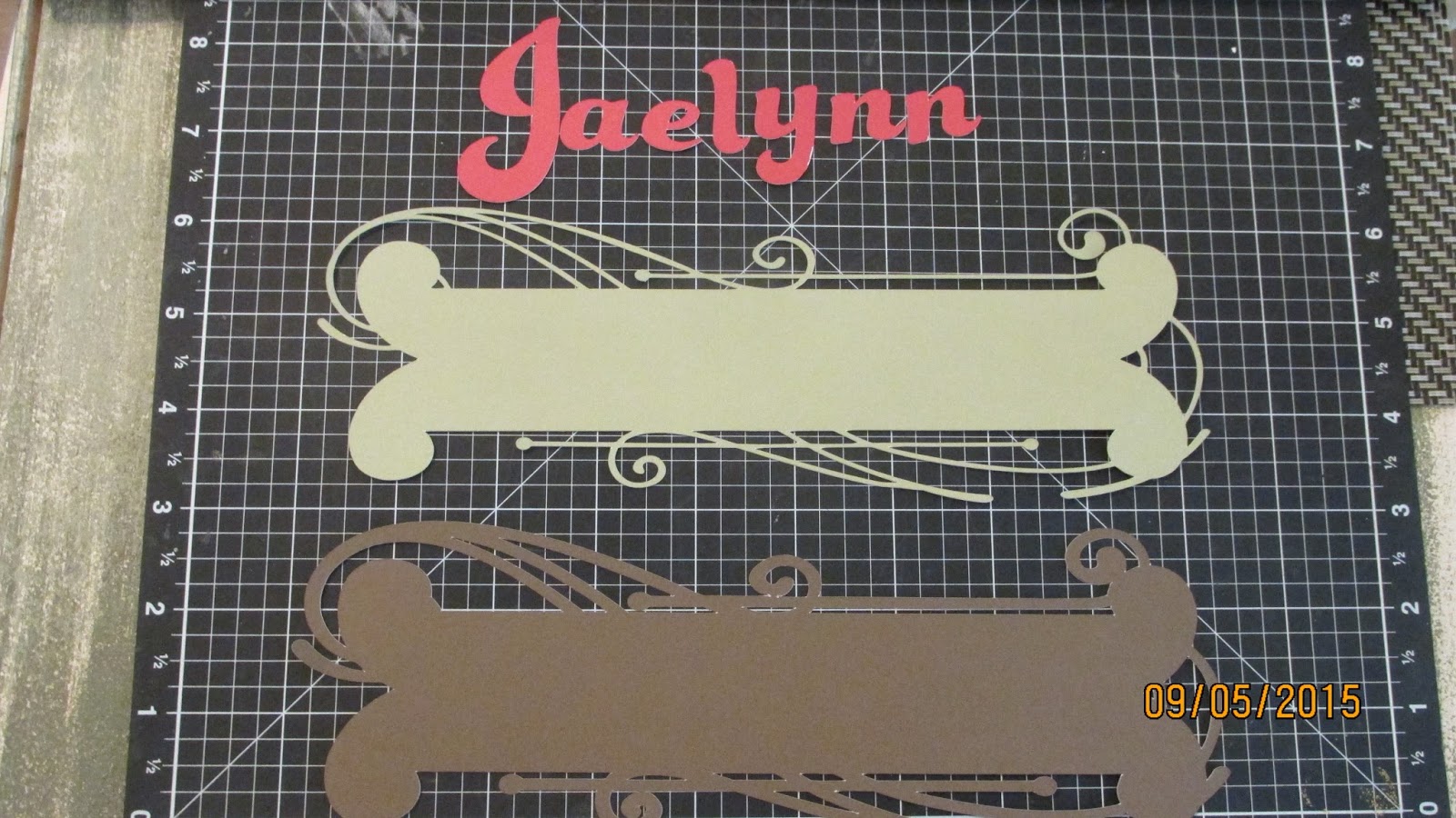 ScrapinDee's Corner Wooden Name Plate Using Cricut Air and CTMH Products