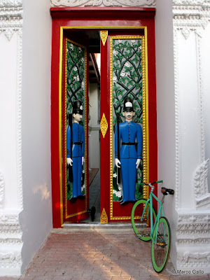 CEMENTERIO REAL WAT RATCHABOPHIT, BANGKOK. TAILANDIA