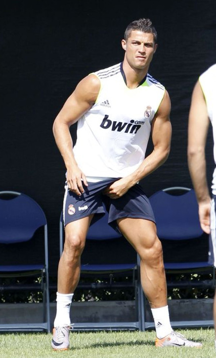 Cristiano Ronaldo Bulge Our Advertisers MORE MUSCLE MEN AND BODYBUILDERS