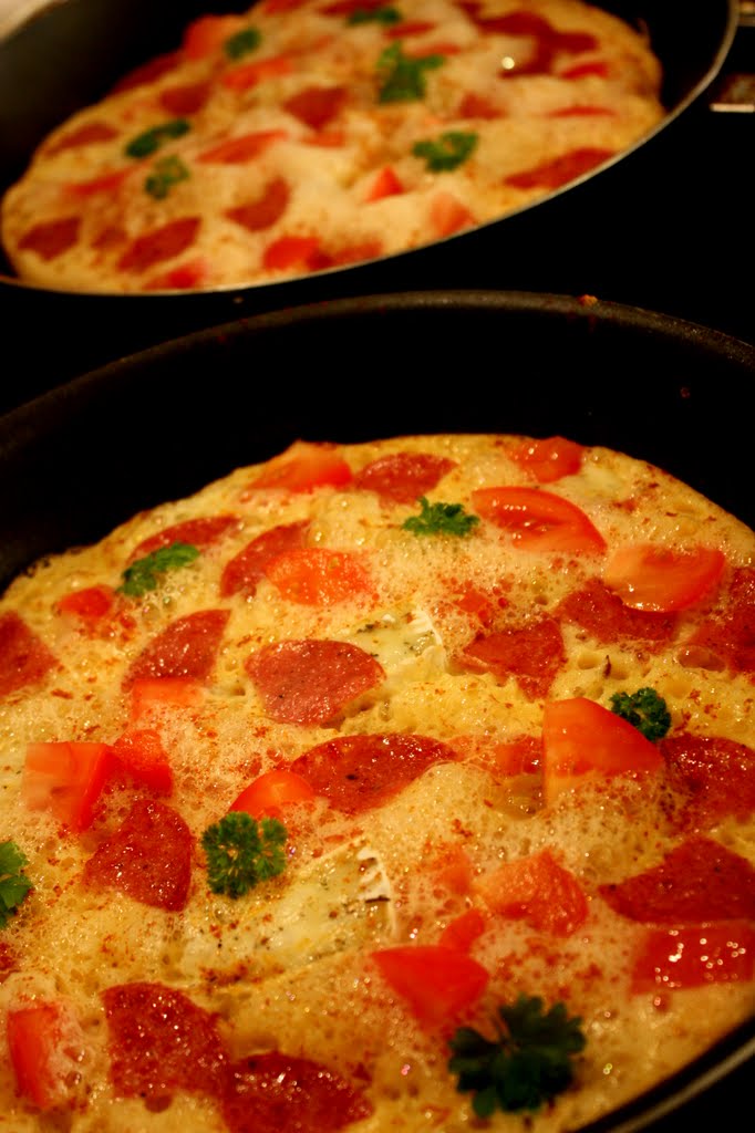 Frittata z salami, papryką i pomidorami bistro mama