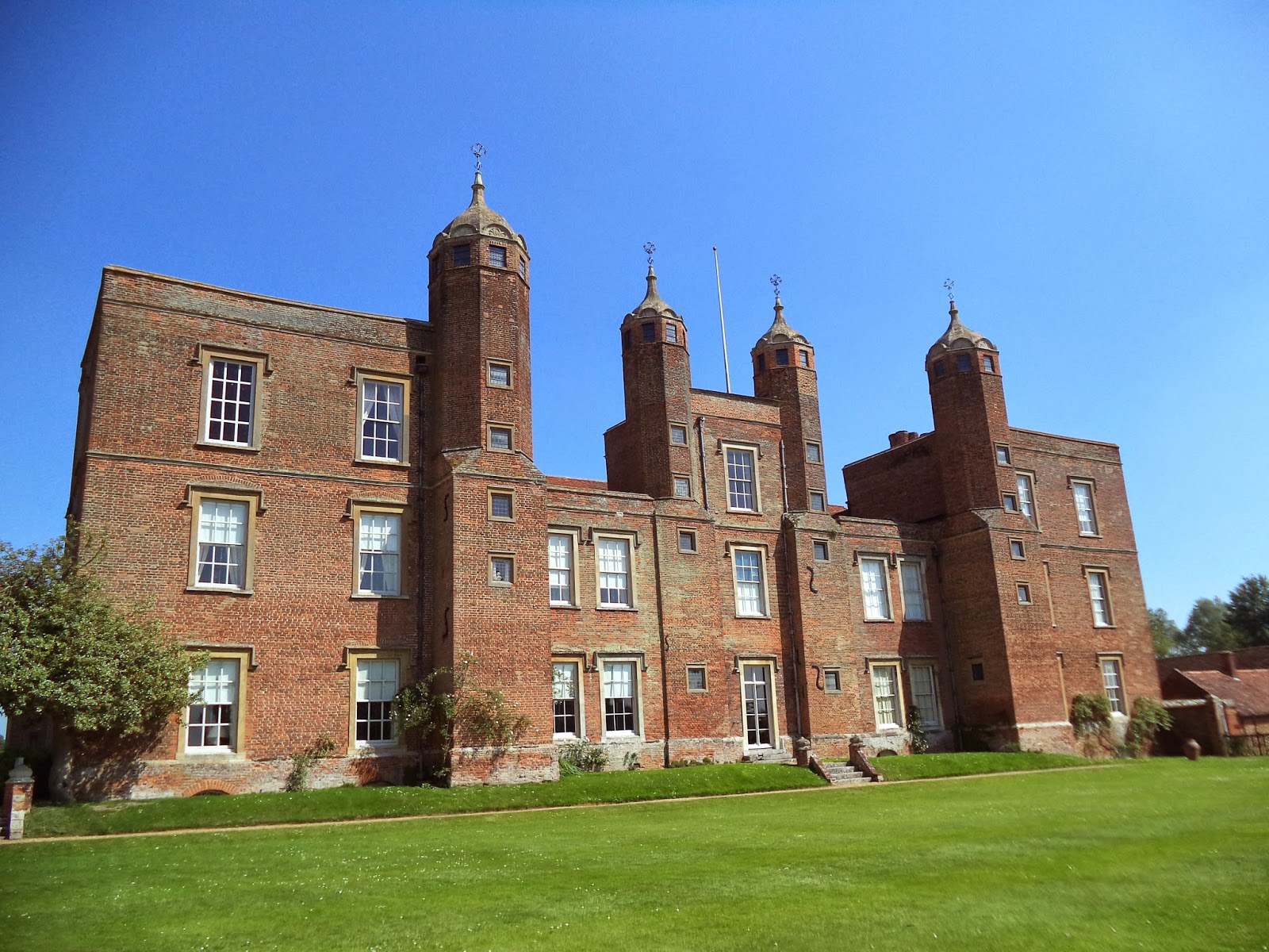 World Travel Reviews NATIONAL TRUST