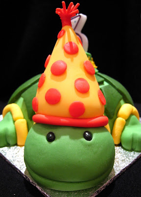 http://1.bp.blogspot.com/_-12NdjUJb_w/Ry9ahEFTOYI/AAAAAAAAAT8/IPZOw8okW9g/s400/turtle+cake+11+crop.jpg