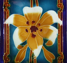 LILY PANEL CENTER