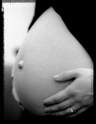 Aide pour séance photo - femme enceinte Femme-enceinte-noir+et+blanc