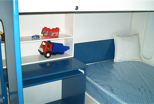 Su mueble a la medida: Juegos de cuarto infantil con escritorio, litera