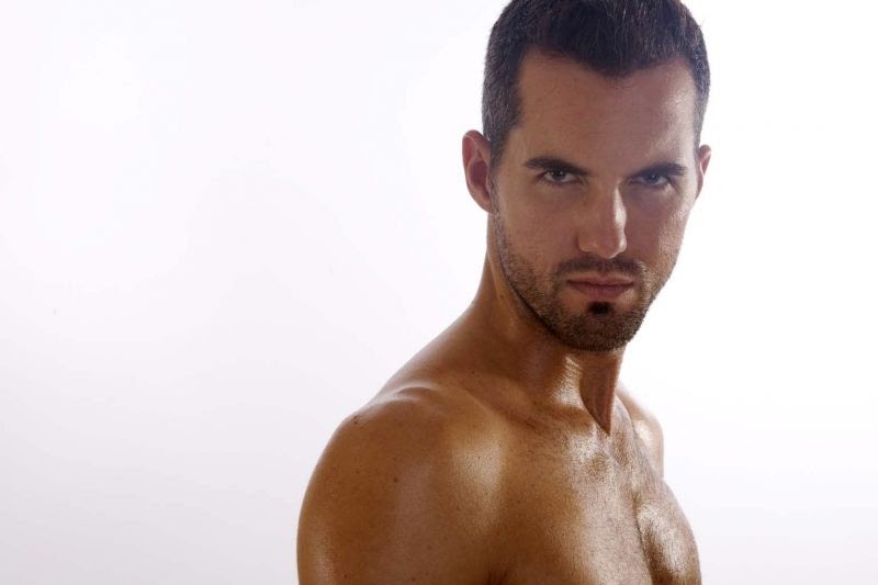 Master Men: Sexy Shirtless Model Stephen Daniel