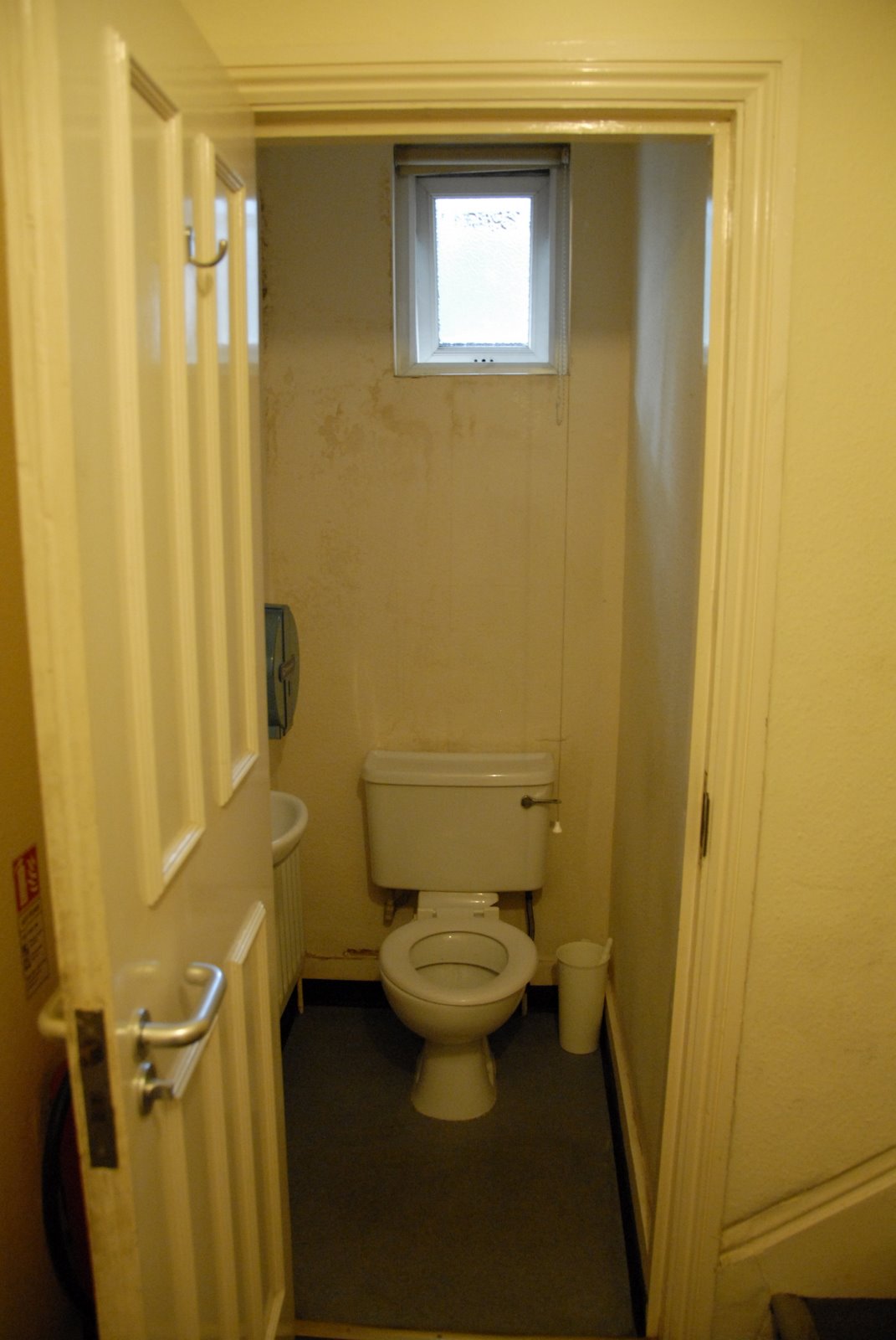 [London:+-+08.jpg]