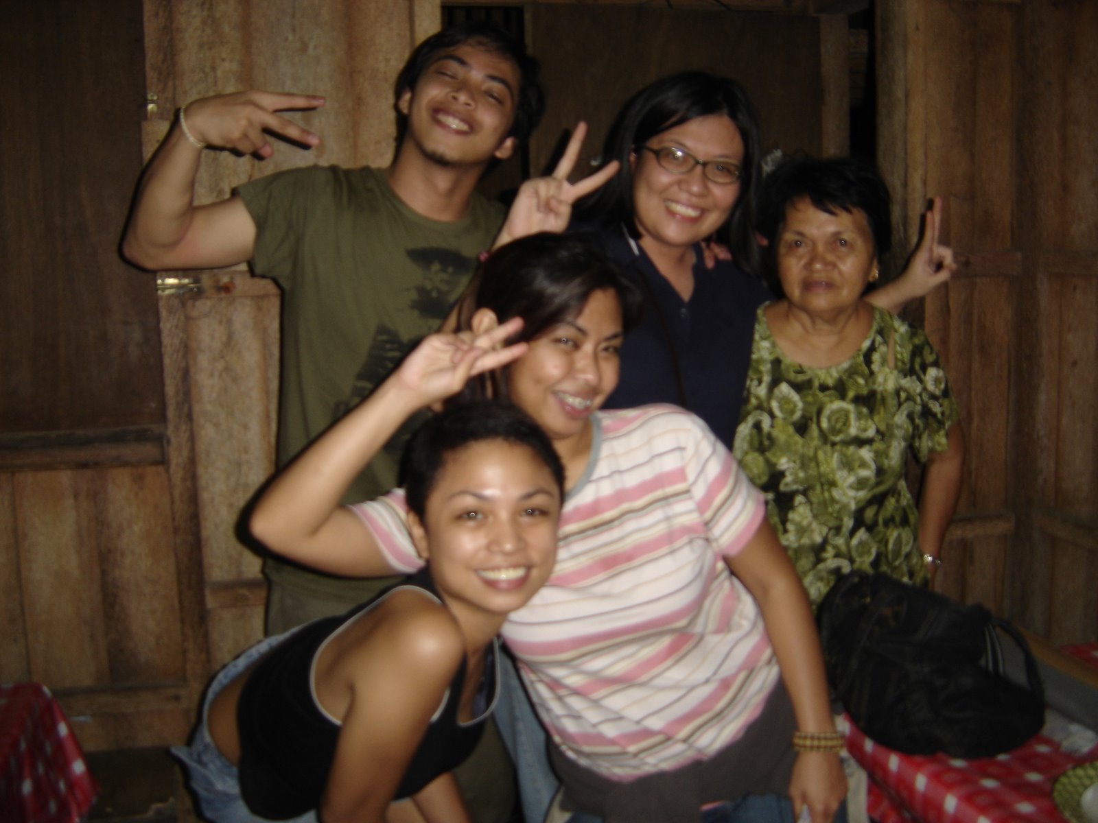 [Hobbes:+Camiguin+1.jpg]