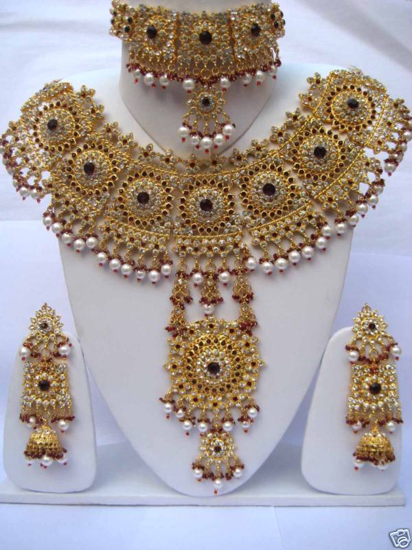 مجوهرات واكسسوارات هندية Most+Creative+Fancy+Necklace+Designs+Photos+%25287%2529