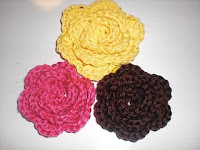 Totally Tutorials: Crochet Pattern - How to Make Flowers