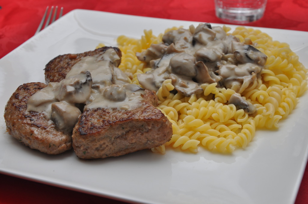 Géraldine en cuisine Médaillons d'agneau à la sauce au rhum et aux