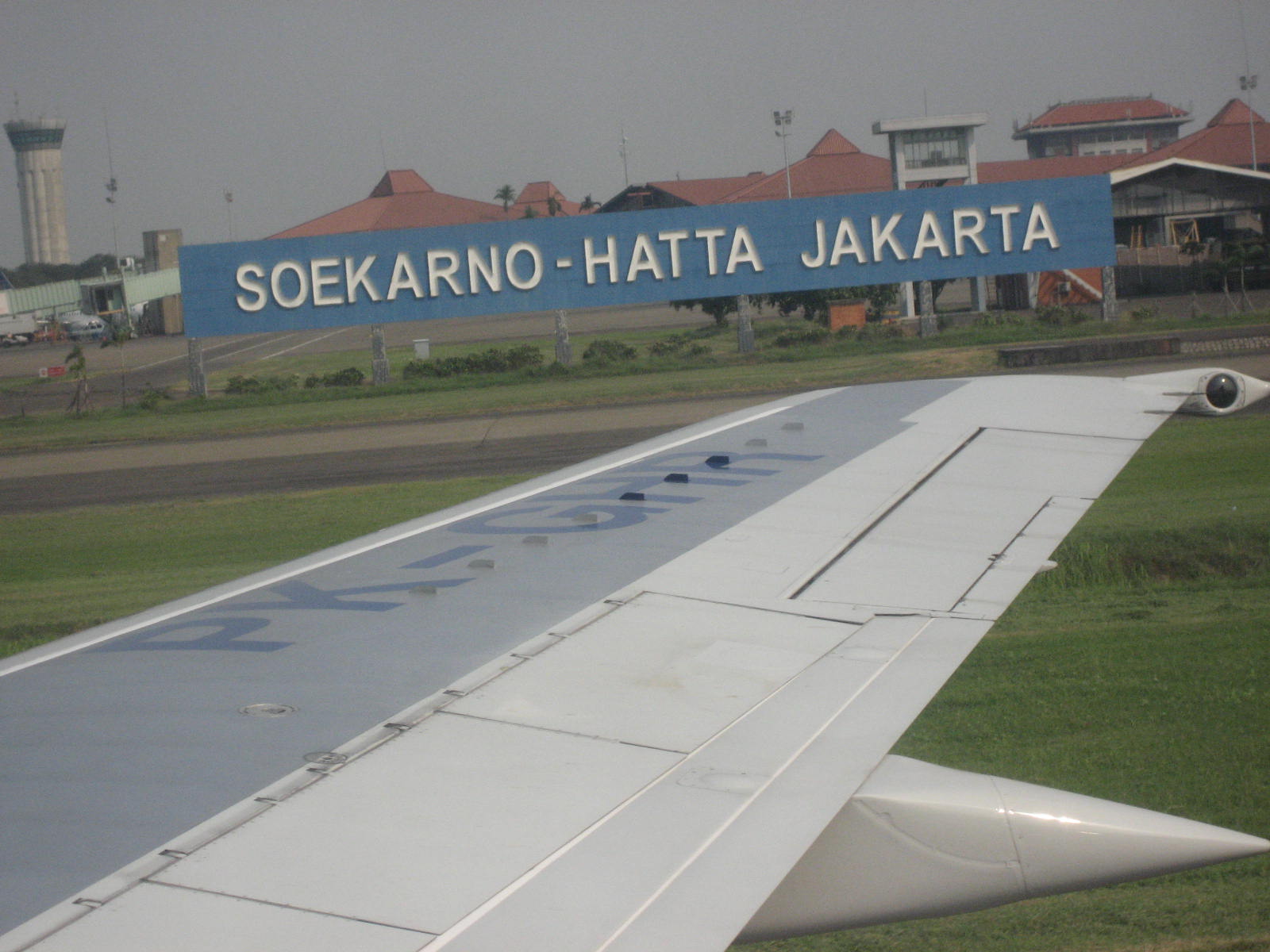 Madinah al-Nur: Berhati-hati dengan teksi sapu di Bandara Soekarno