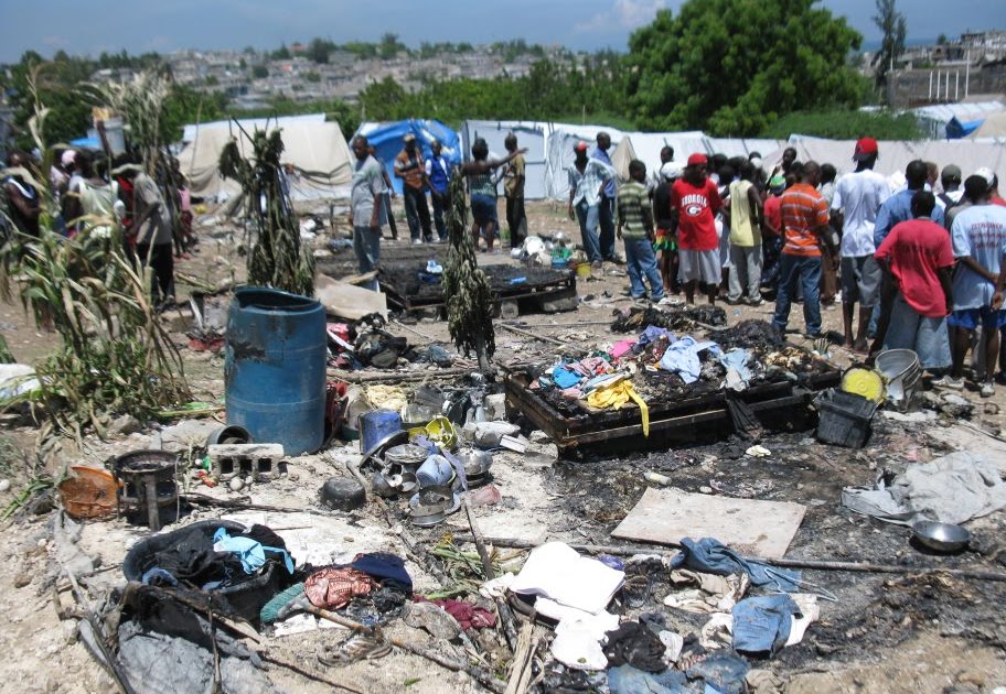 HAITI CORAM DEO photos camp fire delmas 33 part 3