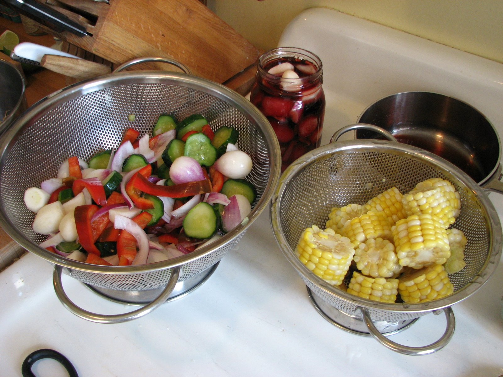 [Veggies+Prepped+for+Pickles+-+7-6-07.JPG]