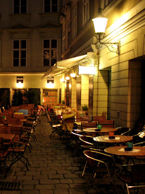 Terrasse de nuit à côté de la St Ruprecht Kirche - Vienne - Autriche - Anne-Sarine Limpens - 2008