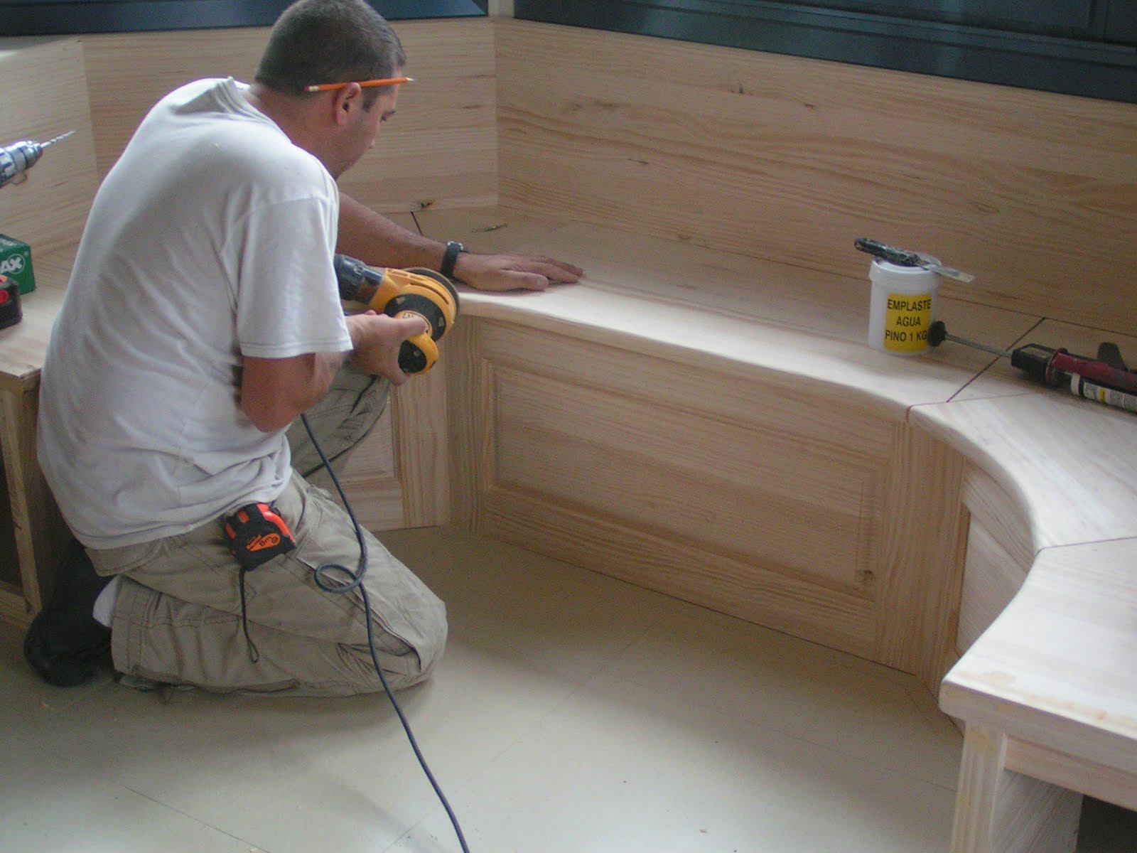 Daniel Ferreira Carpintero Ebanista: Un comedor a medida con espacio de