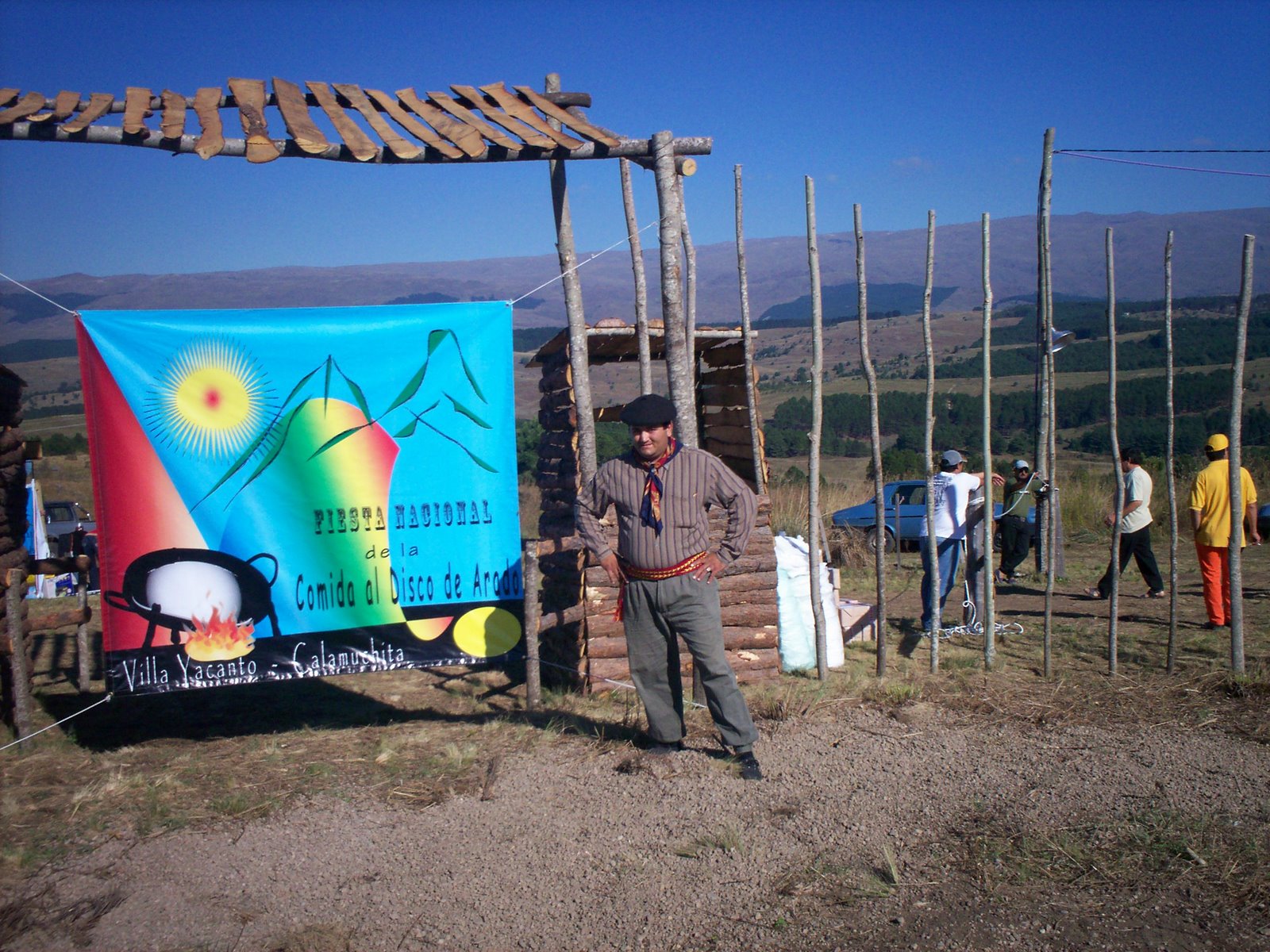 KISHCA ABRIO CON EXITO EL 1º FESTIVAL DE COMIDAS AL DISCO DE ARADO