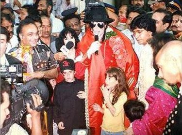 [Michael+Jackson+n+India+(3).jpg]